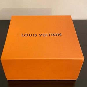 Large LV box. Perfect for a small size bag.